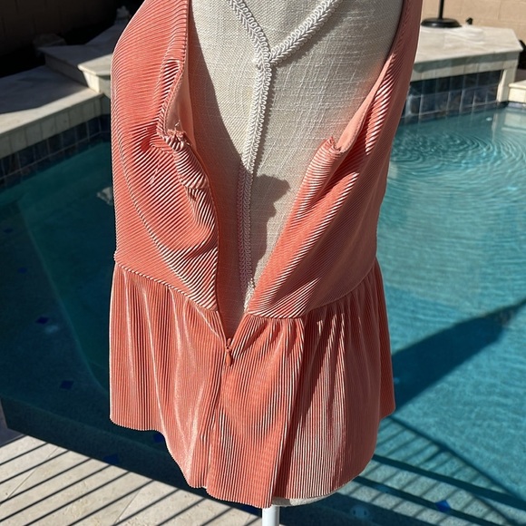 Halogen NWOT Sleeveless Coral Peplum
Top -Size S - Picture 6 of 12